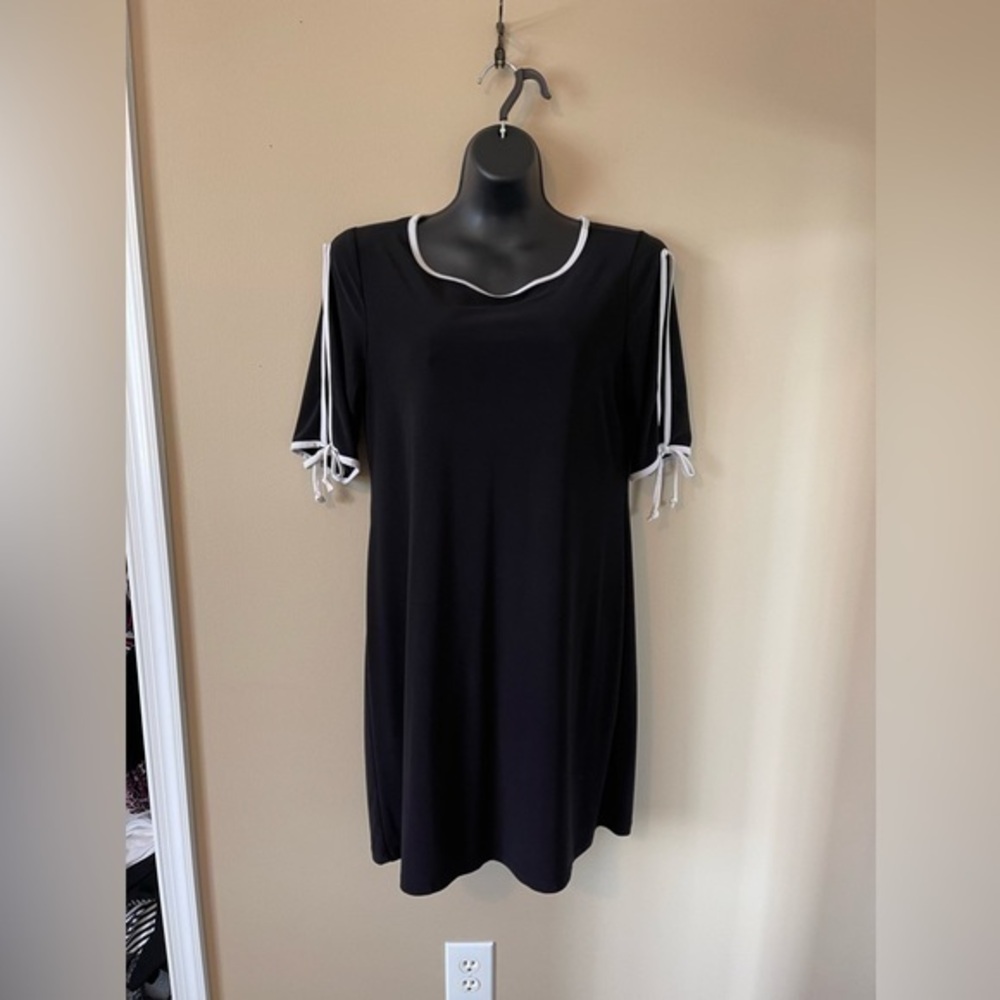 Bebe Shift Dress. Size M - Picture 1 of 5